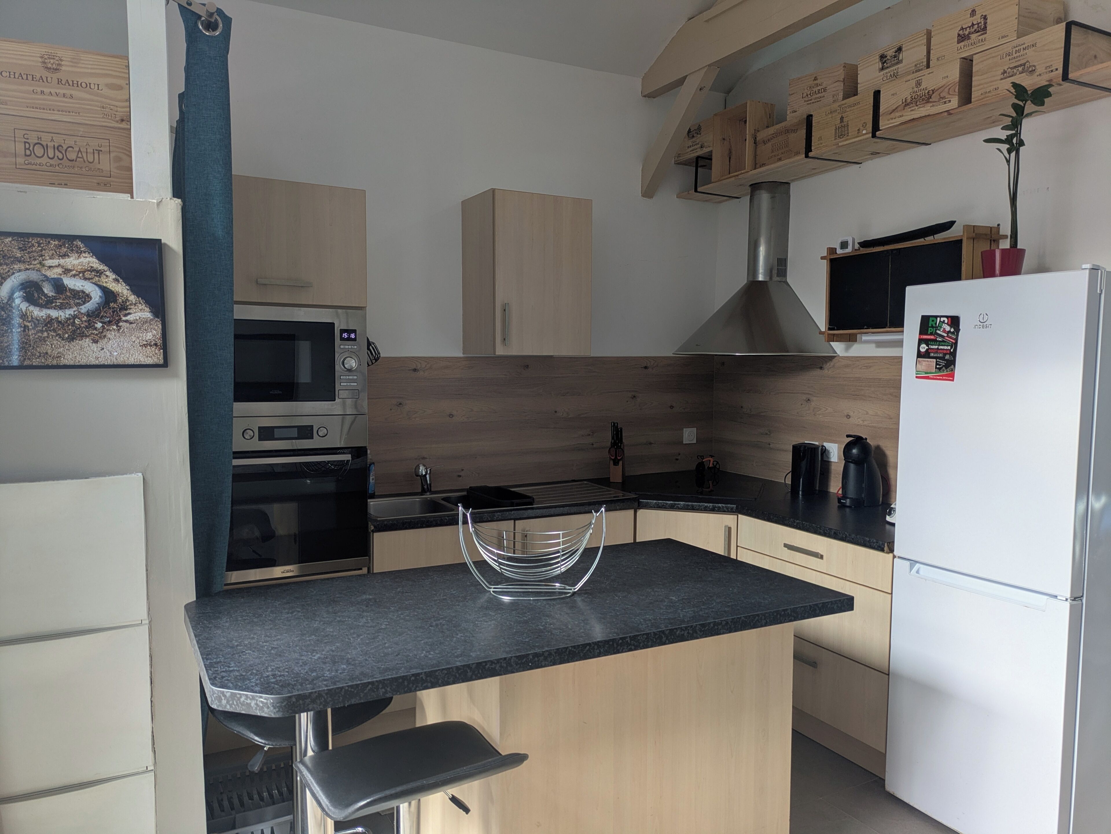 Micro-ondes, four, plaque de cuisson