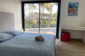 4 bedrooms, iron/ironing board, travel cot, free WiFi - Villa with garden and sea view, a stone's throw from the beach - Presqu'île de Giens (Hyères)