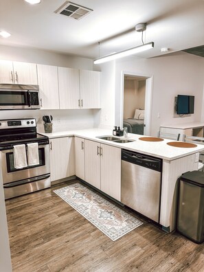 特色公寓, 无烟房, 阳台 | 私人厨房 | 迷你冰箱、微波炉、烤箱、洗碗机