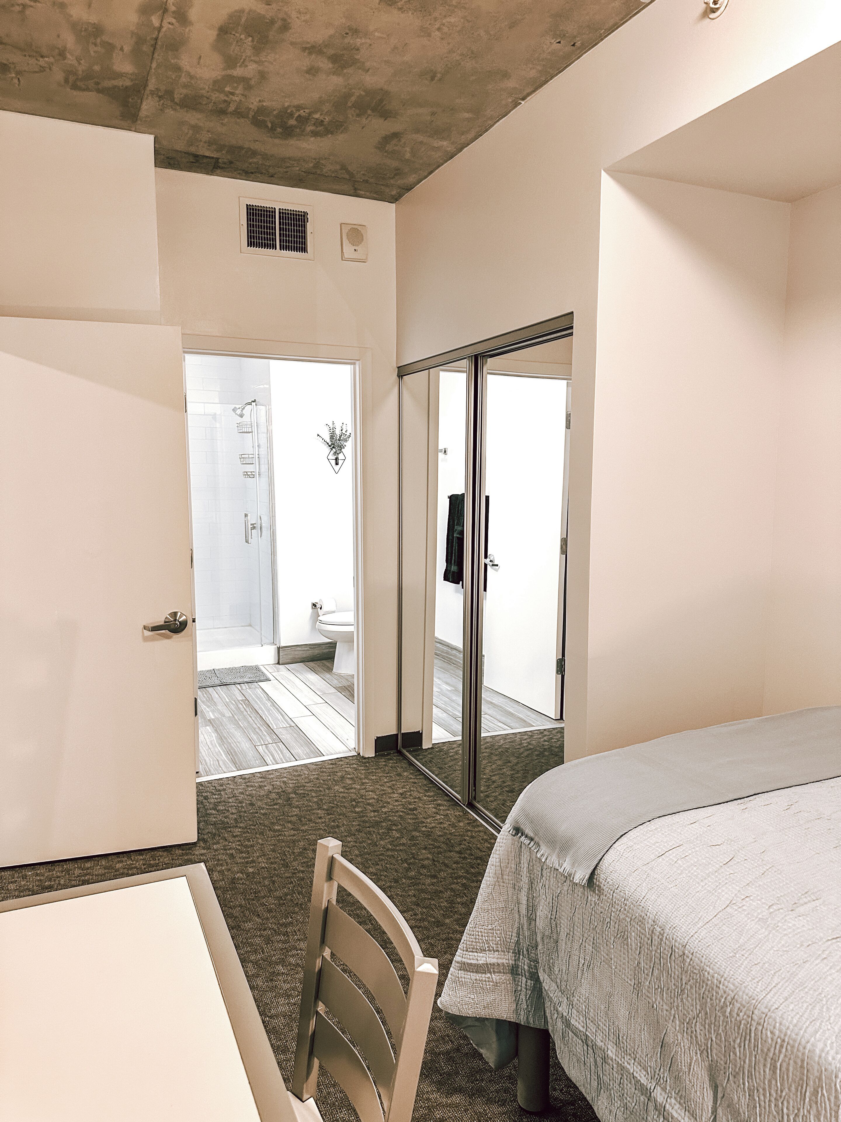 特色公寓, 无烟房, 阳台 | 特色装修、特色家居、办公桌、笔记本电脑工作区