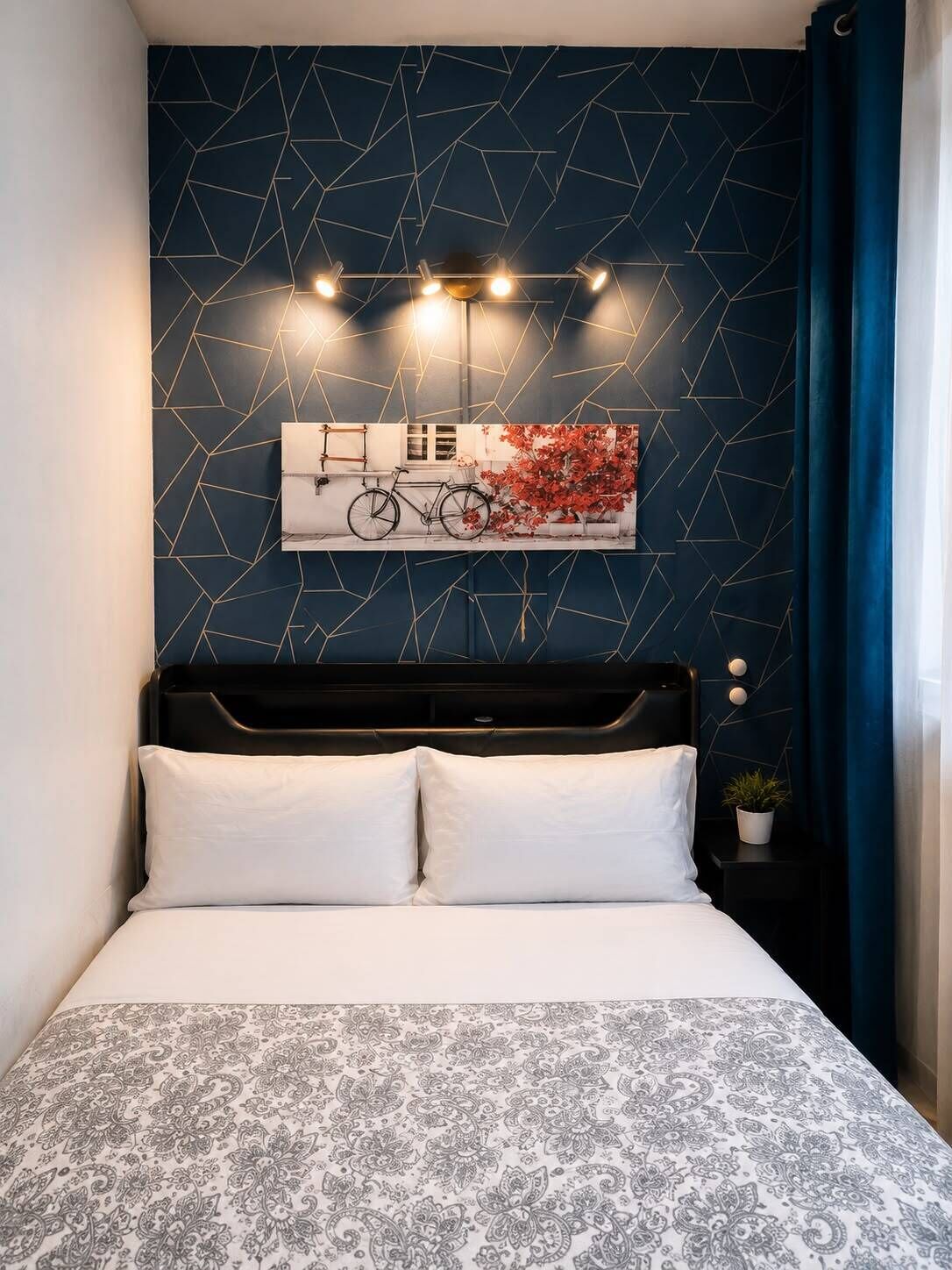 2 bedrooms, in-room safe, iron/ironing board, free WiFi