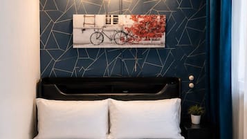 2 bedrooms, in-room safe, iron/ironing board, free WiFi