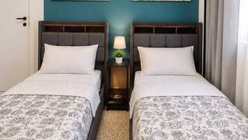 2 bedrooms, in-room safe, iron/ironing board, free WiFi