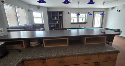 Lovely 1-bedroom waterfront apartment in Owls Head perfect for relaxing