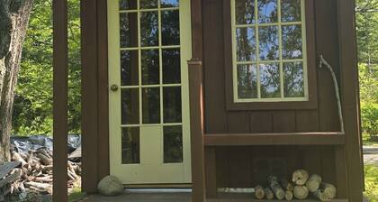1-BR waterfront apt with wood-burning sauna & pool table