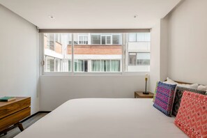 2 bedrooms, iron/ironing board, travel cot, free WiFi - Renovated Condesa apt on Amsterdam: Modern & Cozy! (Ciudad de México)