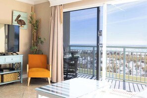 TV, offices - Pelican Isle 116   🌊Gulf Front🏖️Beach Service (Fort Walton Beach)