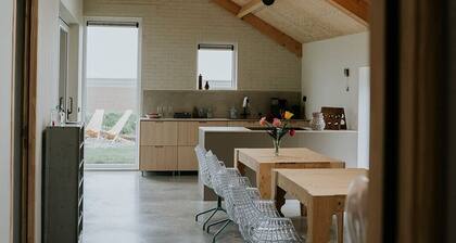 Sleeping in the Barn; a 6 p vacation home in the Noordoostpolder near Overijssel