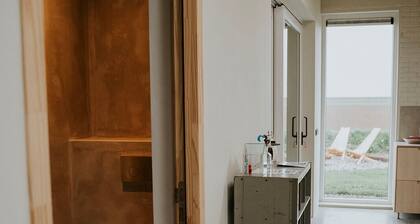 Sleeping in the Barn; a 6 p vacation home in the Noordoostpolder near Overijssel