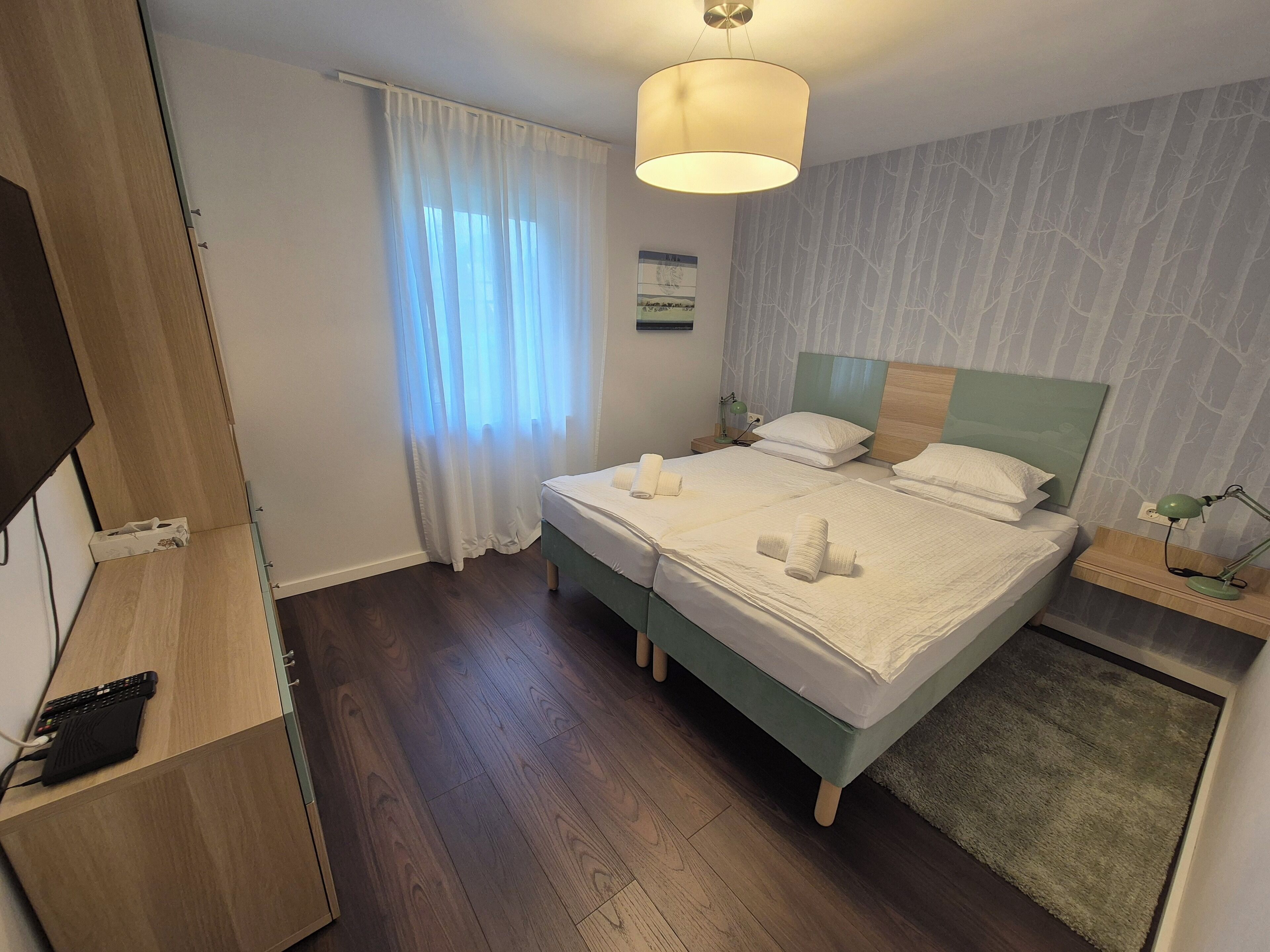4 bedrooms, iron/ironing board, free WiFi, bed sheets