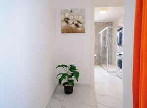 Interior - Spacious Modern 3-Bedroom Apartment in Sliema, 2-Min Walk to Seafront & Ferry (Tas-Sliema)