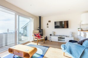 Smart TV, fireplace, DVD player - Stylish coastal home with stunning sea views (Woolacombe)