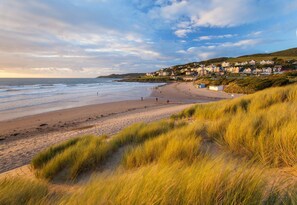 Beach nearby - Stylish coastal home with stunning sea views (Woolacombe)