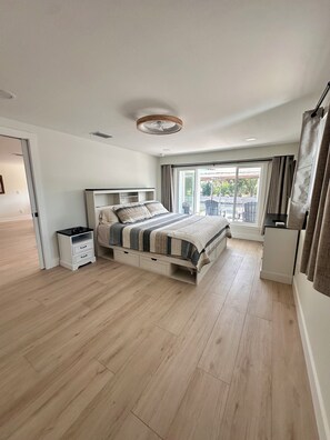 3 bedrooms, free WiFi, bed sheets - Palm Grove Paradise. Beautiful Waterfront 3-bedroom house in quaint Englewood (Englewood)