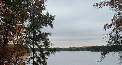 4-bedroom cabin on enchanting Cranberry Lake with access to the Minong Flowage