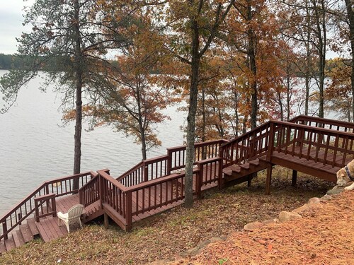 4-bedroom cabin on enchanting Cranberry Lake with access to the Minong Flowage