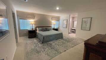 3 dormitoris, caixa forta a l'habitació i escriptori