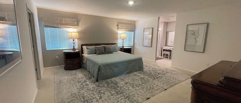 4 bedrooms, in-room safe, desk, iron/ironing board
