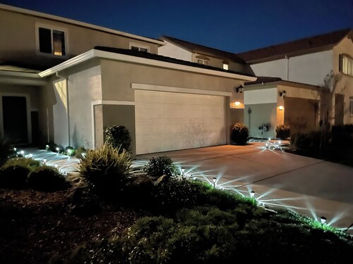 3-bedroom, 2.5 bath, office house in soothing Plumas Lake with Internet