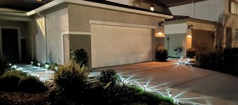 3-bedroom, 2.5 bath, office house in soothing Plumas Lake with Internet