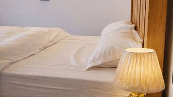 3 bedrooms, free WiFi, bed sheets, wheelchair access