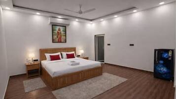 3 多间卧室、免费 WiFi、床单、轮椅无障碍