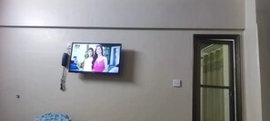 Living area - Hotel Pak International (Karachi)