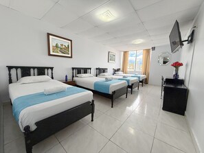 7 عدّة غرف نوم وخدمة الإنترنت وملاءات أسرّة