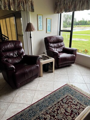 Interior - Hideaway Condo on Golf Course, Many Amenitites (Fort Myers)