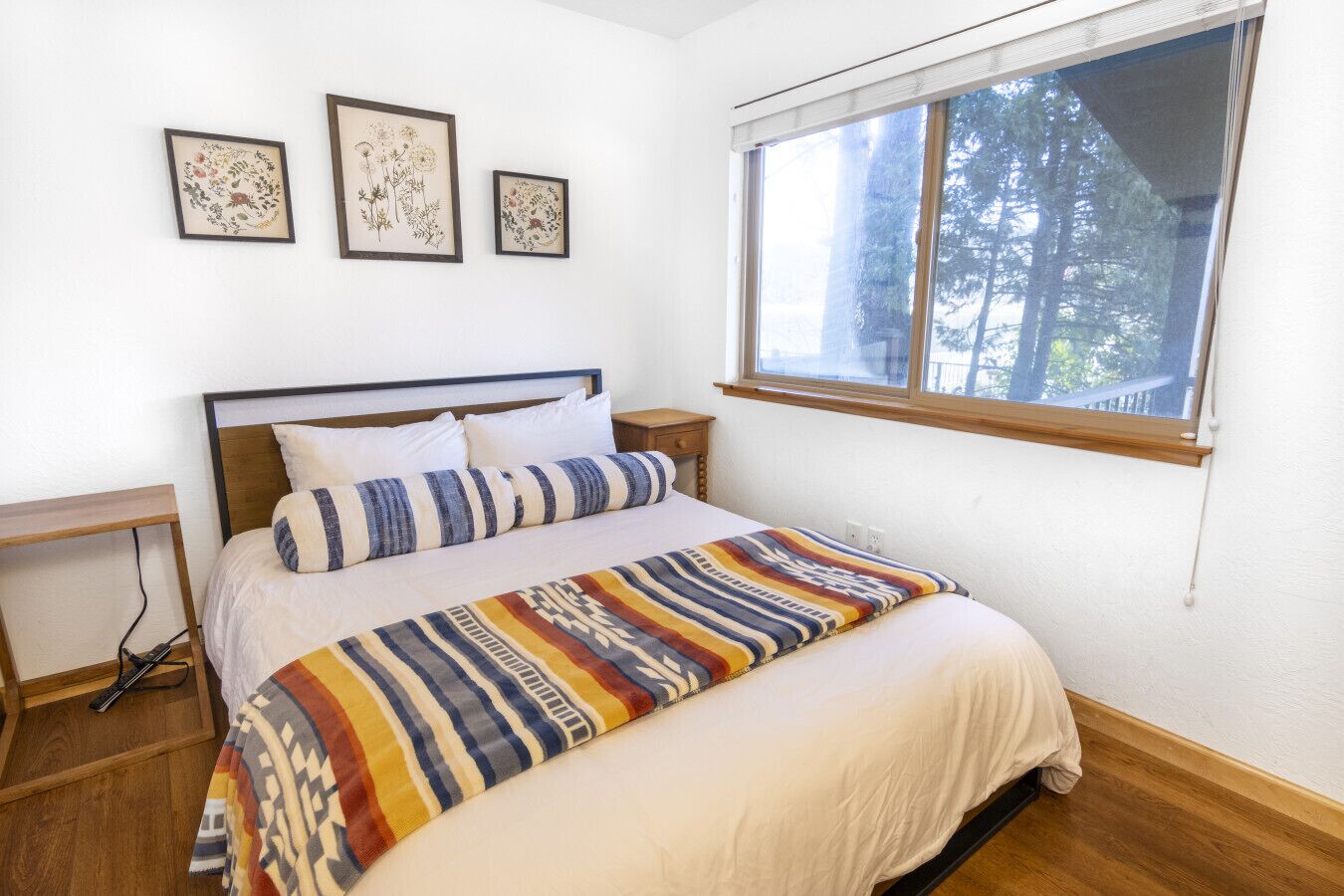 8 bedrooms, travel crib, WiFi, bed sheets