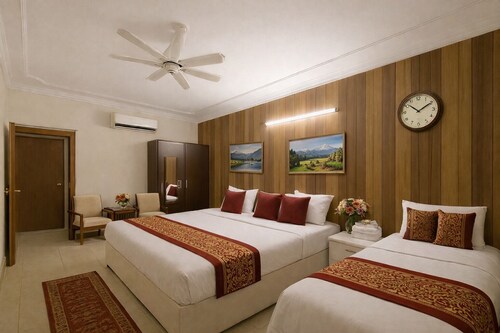 The Royal Palace – Affordable & Peaceful Stay in Lucknow