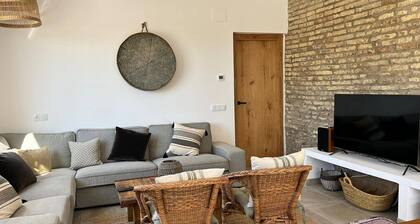 Mas Mido Century-old Farmhouse in Deltebre