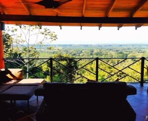 Property grounds - Costa Rica beautiful house with ocean view near Matopalo ONLY for long term rental (Puntarenas)