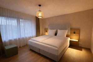 3 Schlafzimmer, Reisekinderbett, kostenloses WLAN, Bettwäsche