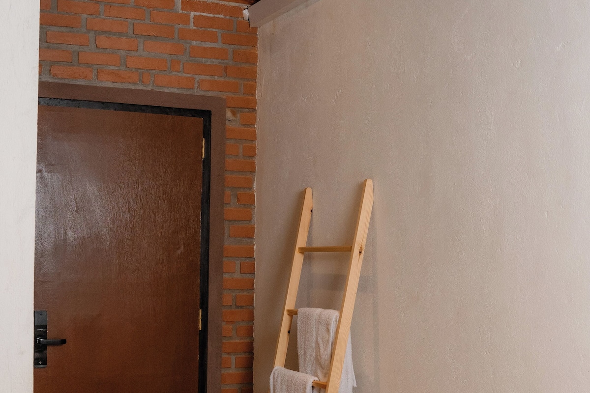 Deluxe Double Room | Iron/ironing board, free WiFi