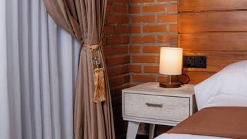 Iron/ironing board, free WiFi