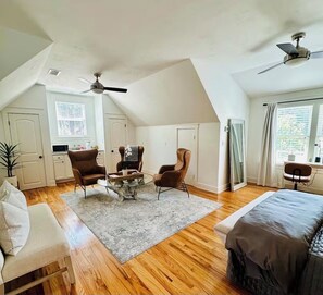 1 habitación, tabla de planchar con plancha, wifi y ropa de cama 