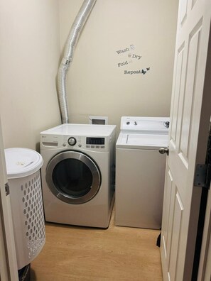 Interior - 2 bedroom suite near downtown (Calgary)