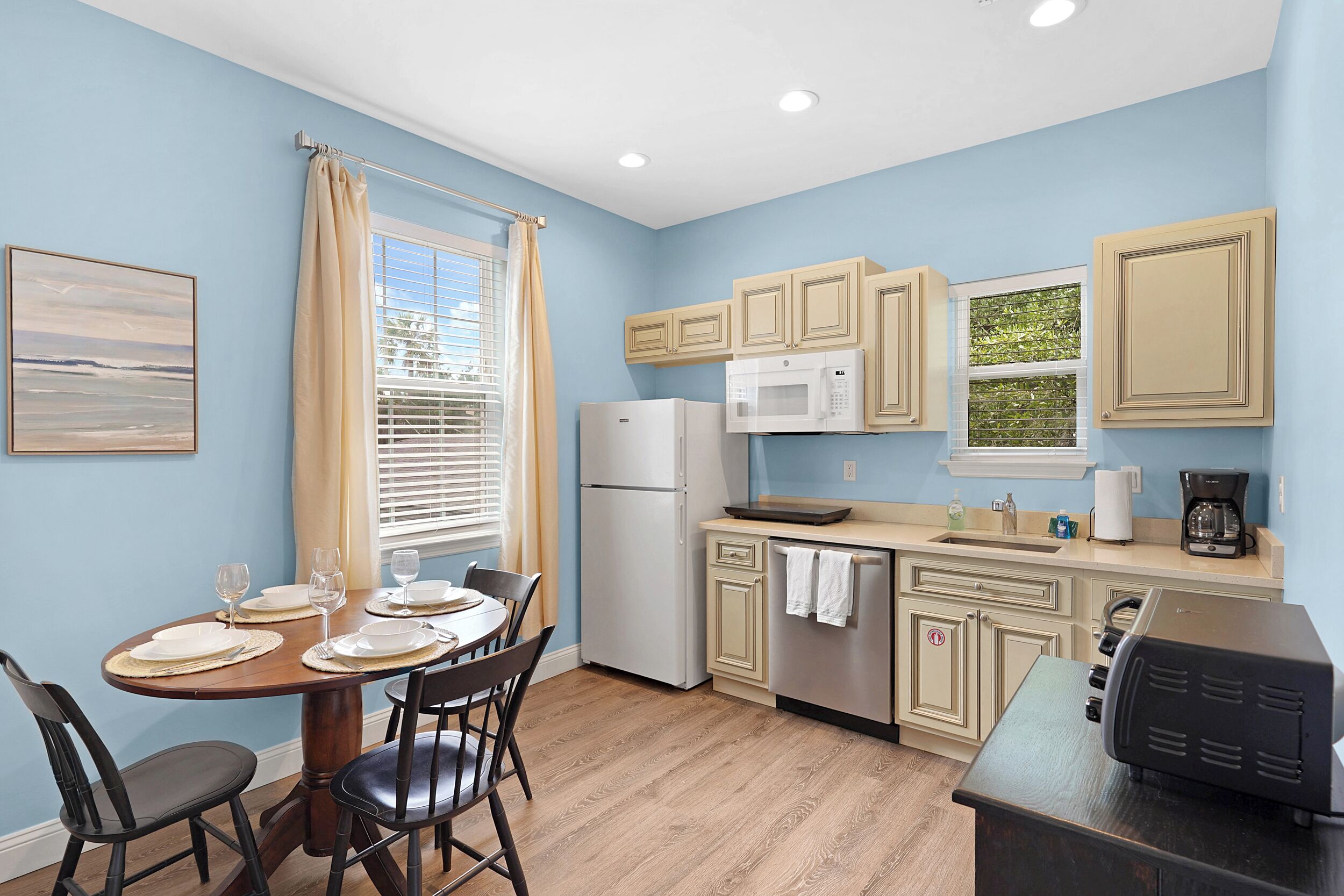 Coffee/tea maker, fridge, microwave, dishwasher