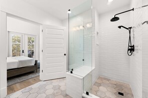 Shower, hair dryer, towels - Red Fish Village Private Beach Access, Resort Amenities, Blue Mountain Beach (Santa Rosa Beach)