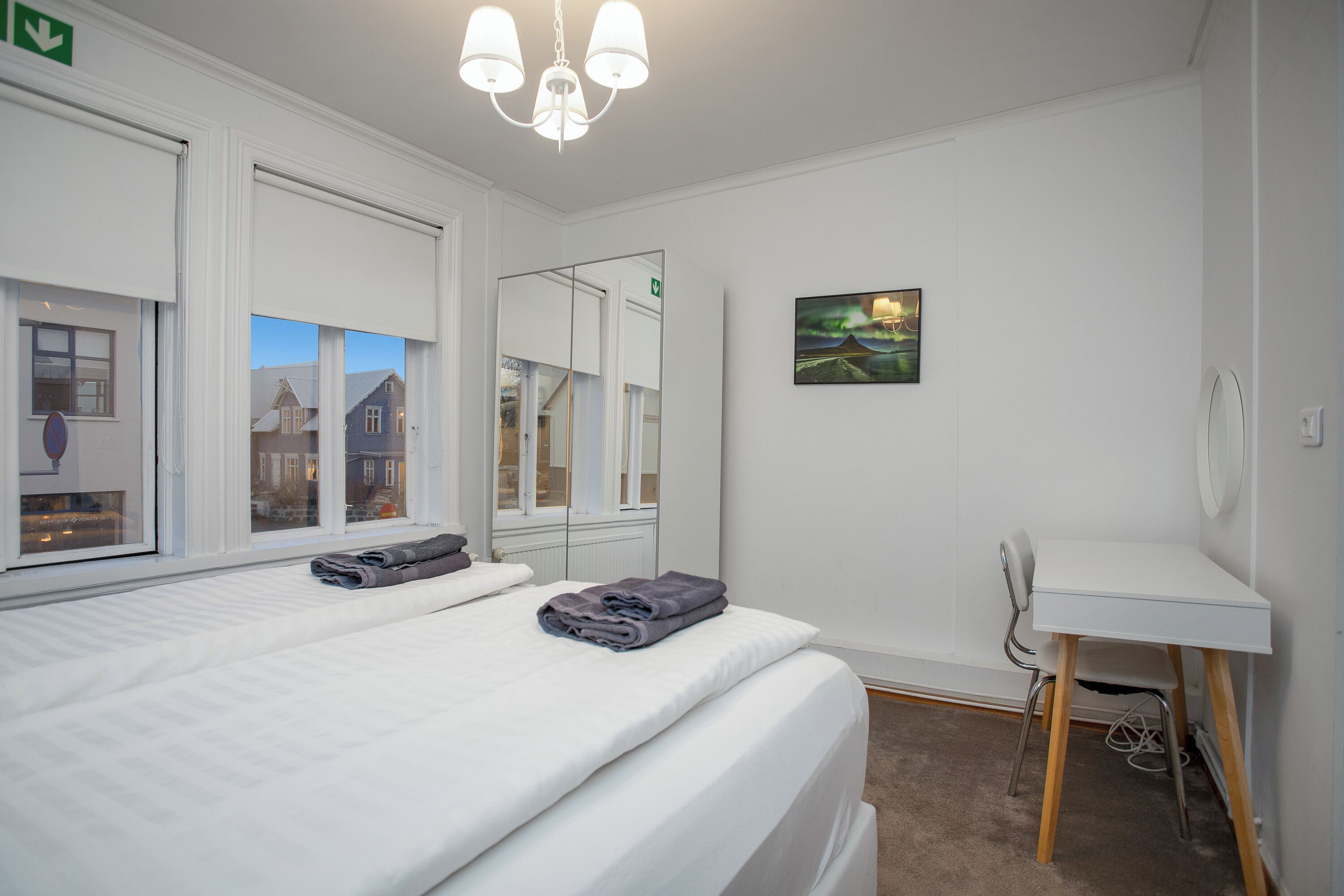 Iron/ironing board, WiFi, bed sheets