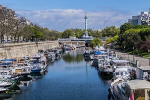 Marina - Cozy Comfortable Studio in the Heart of Paris 12th (Paris)