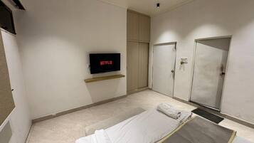 Laptop workspace, free WiFi