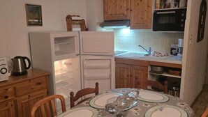 Fridge, microwave - 350m from ski slopes, 1st floor, balcony, parking, tv, ski locker, 55m², Valloire (Valloire)