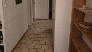 Interior - 350m from ski slopes, 1st floor, balcony, parking, tv, ski locker, 55m², Valloire (Valloire)