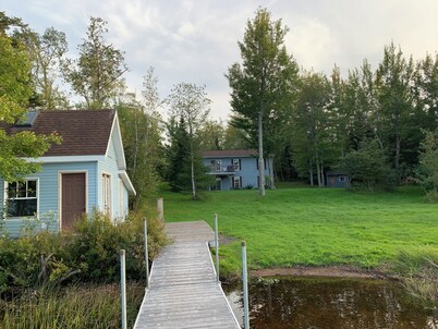 Perfect Lakefront Cottage