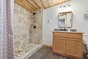 Shower, hair dryer, towels, toilet paper - Charming Country Retreat with Pond, Hot Tub and Fireplace ... Pet Friendly! (Hiawassee)