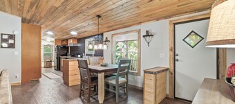 Charming Mountain Retreat with Pond, Hot Tub and Fireplace ... Pet Friendly!