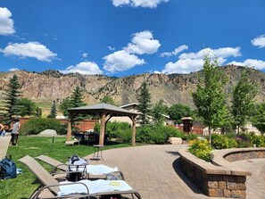 Property grounds - Elbow Creek Lodge-Extraordinary 360 degree views (Livingston)