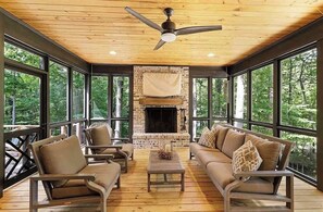 Interior - Hidden gem near Pickwick Lake. Fire pit, forest, and modern comfort. (Counce)